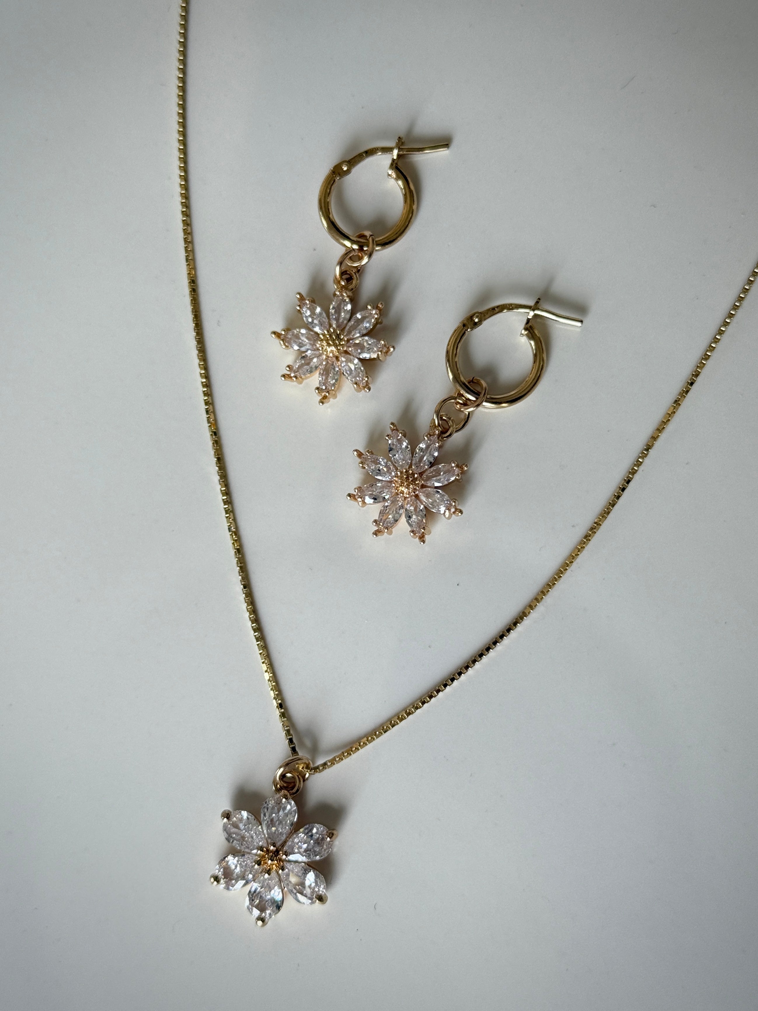 עגילי Daisy זהב