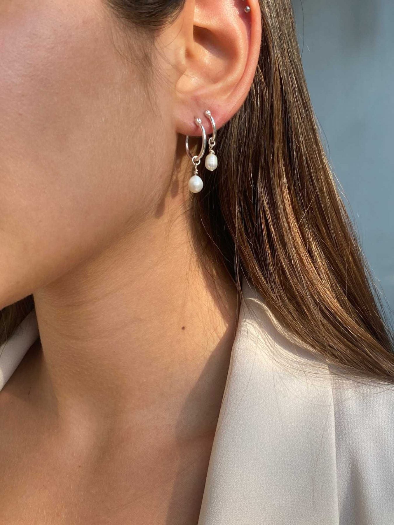 עגילי Medium Gypsy Pearl כסף