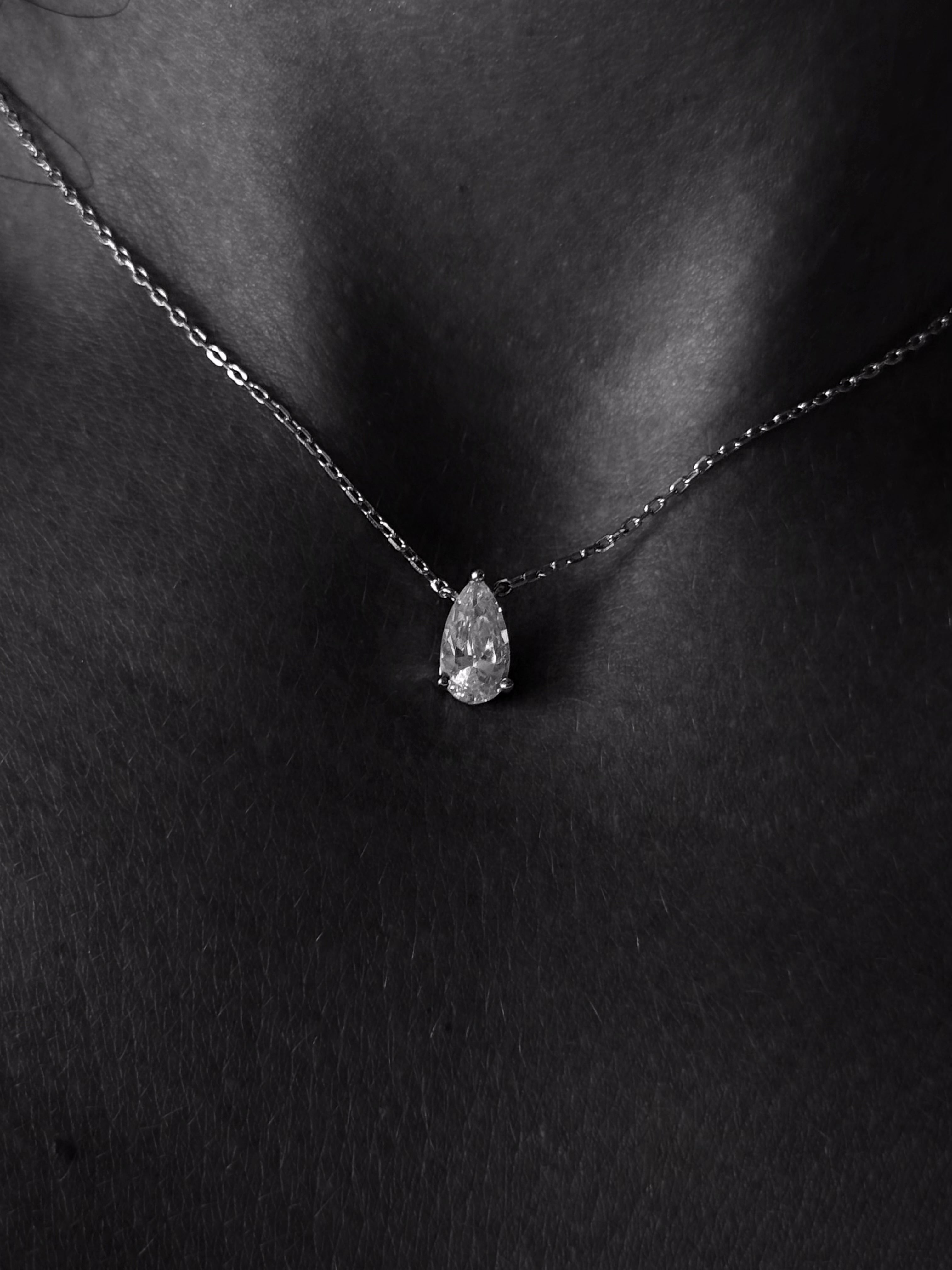 שרשרת Pear יהלום טיפה